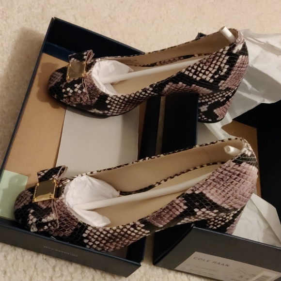 Cole Haan Tali Bow Pump size 5 - Picture 2 of 7